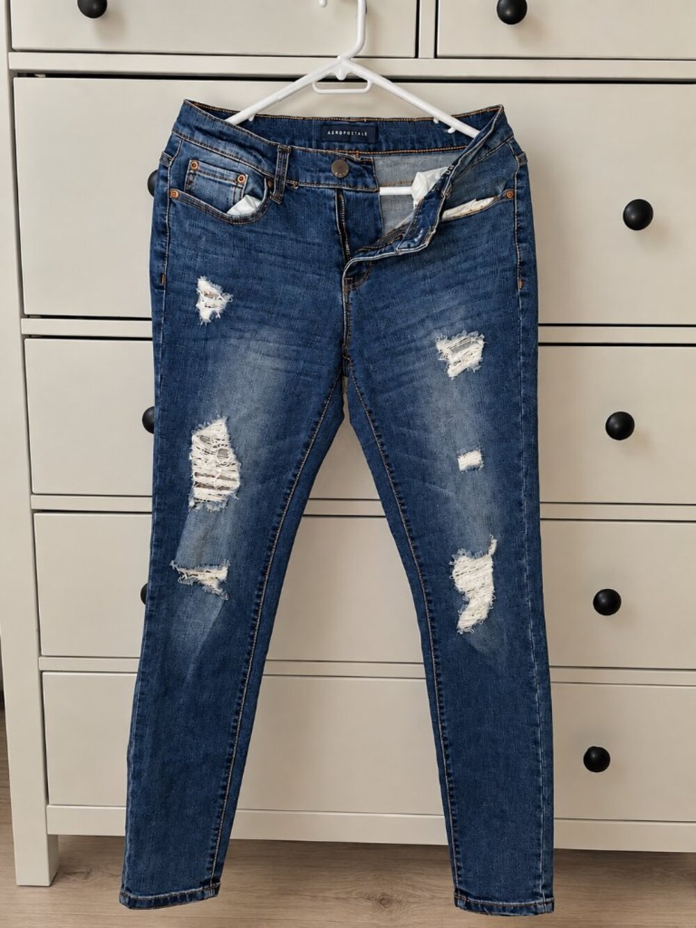 Aeropostale Distressed Skinny Jeans – Size 8